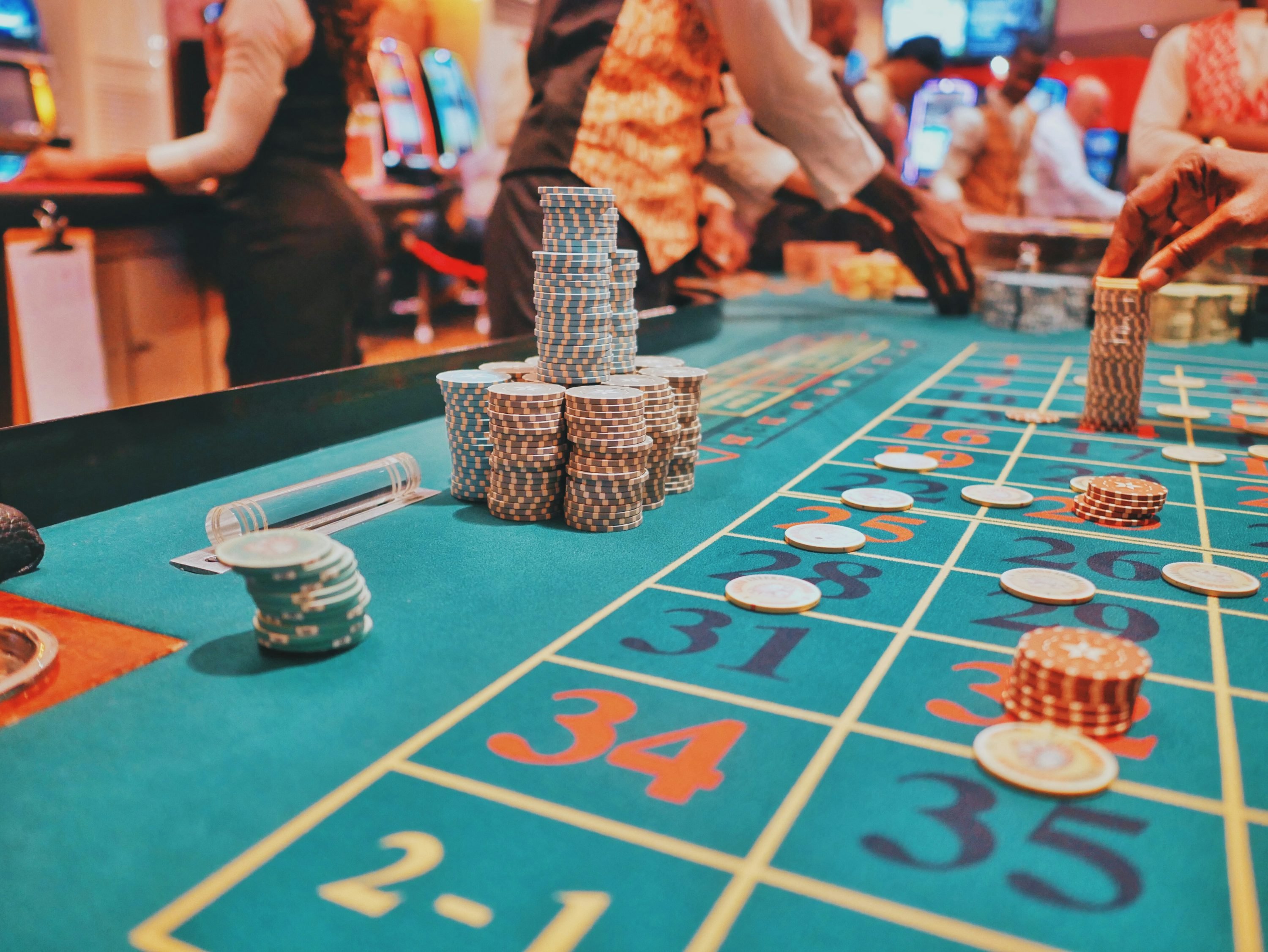 Mobile phone showing cardtime sports betting interface in Philippine English